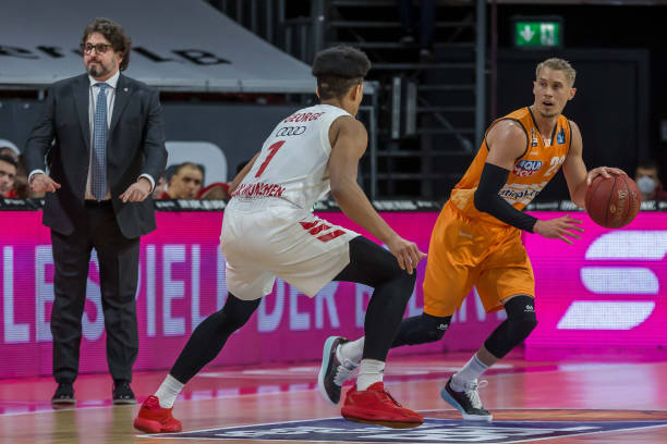 事的举办以 事的举办以